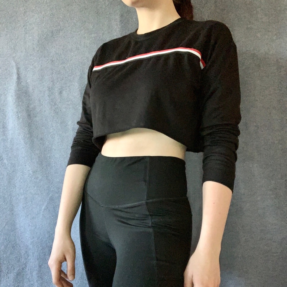 Long Sleeve Cropped Black Shirt